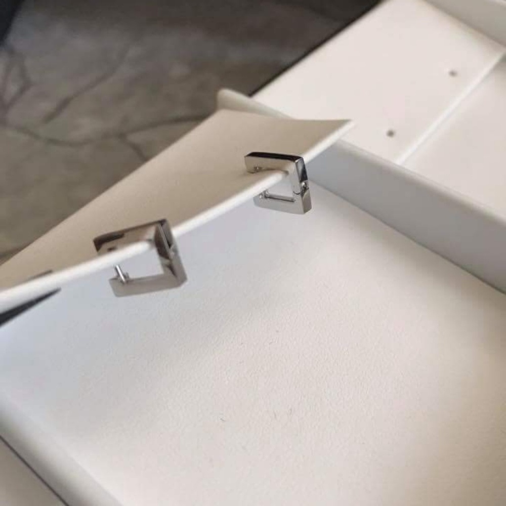 14k White Gold Rectangular Earrings - image 2